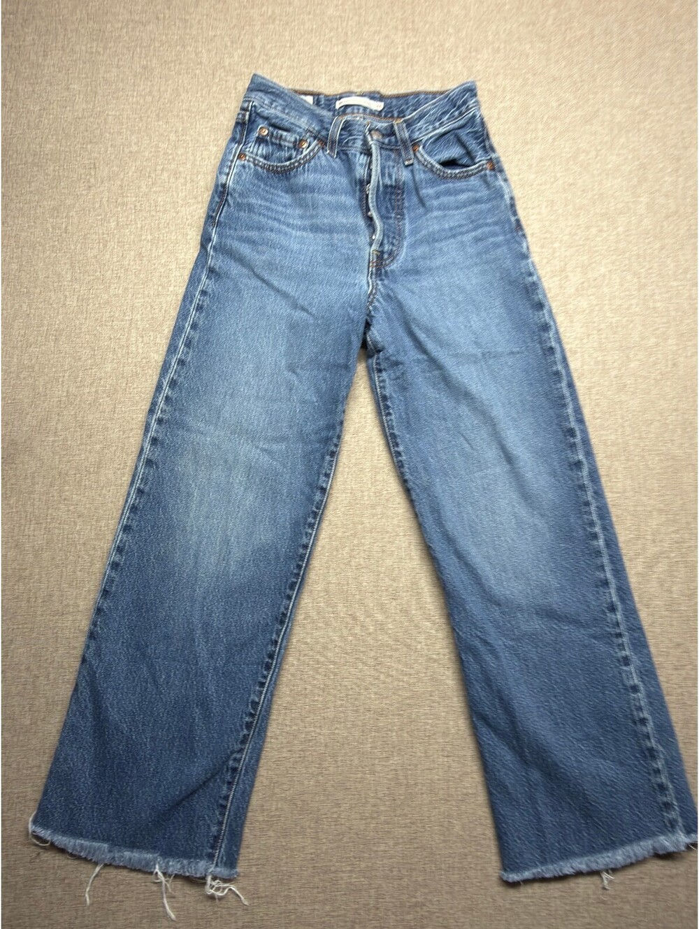 Levi’s Ribcage Straight Ankle Jeans 24 High Rise Button Fly Raw Hem Medium Wash